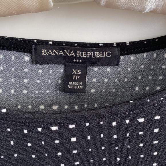 Banana republic women’s blouse. Size XS black and white colour - Picture 2 of 5